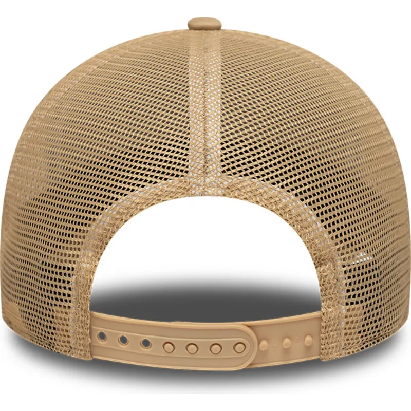 beige-trucker-kasket-9forty-m-crown-a-frame-fra-los-angeles-lakers-nba-fra-new-era