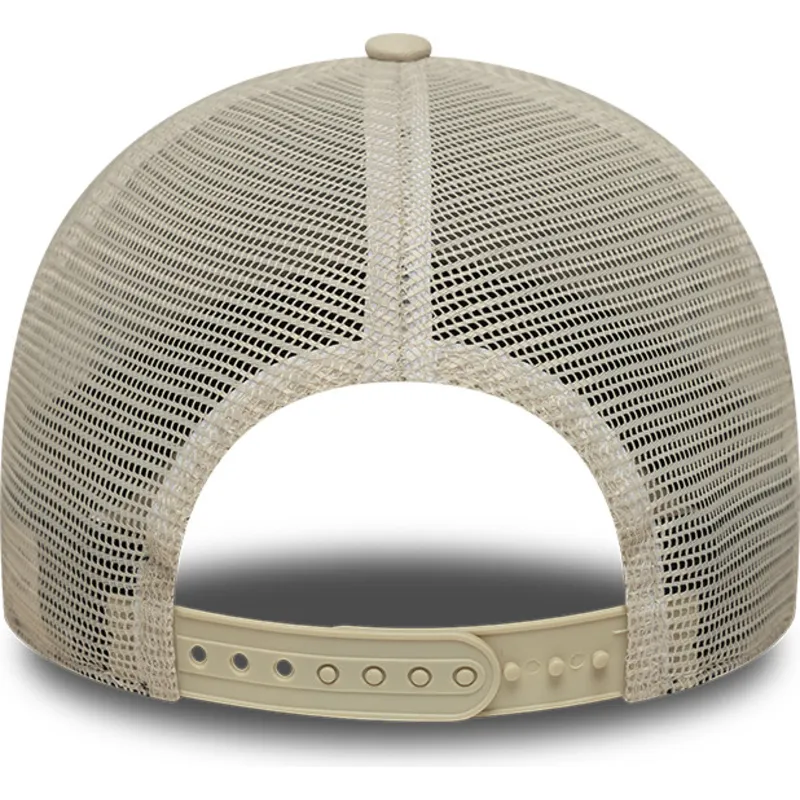 beige-trucker-kasket-9forty-m-crown-a-frame-new-york-yankees-mlb-fra-new-era