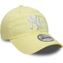 lys-gul-justerbar-kurvet-kasket-9twenty-league-essential-fra-new-york-yankees-mlb-af-new-era