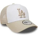 beige-og-hvid-trucker-kasket-med-beige-logo-a-frame-league-essential-fra-los-angeles-dodgers-mlb-fra-new-era