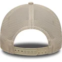 beige-og-hvid-trucker-kasket-med-beige-logo-a-frame-league-essential-fra-los-angeles-dodgers-mlb-fra-new-era