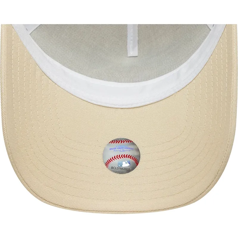trucker-kasket-beige-med-beige-logo-a-frame-outline-fra-new-york-yankees-mlb-fra-new-era