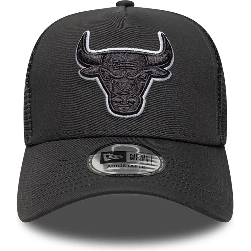 sort-trucker-kasket-med-sort-logo-a-frame-outline-fra-chicago-bulls-nba-fra-new-era