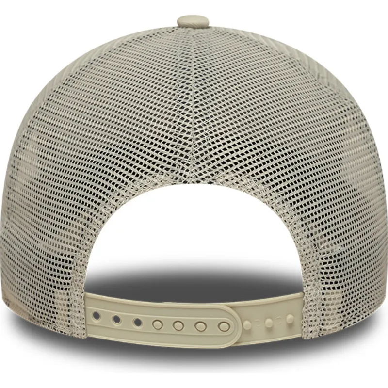 beige-trucker-kasket-a-frame-summer-patch-fra-new-era