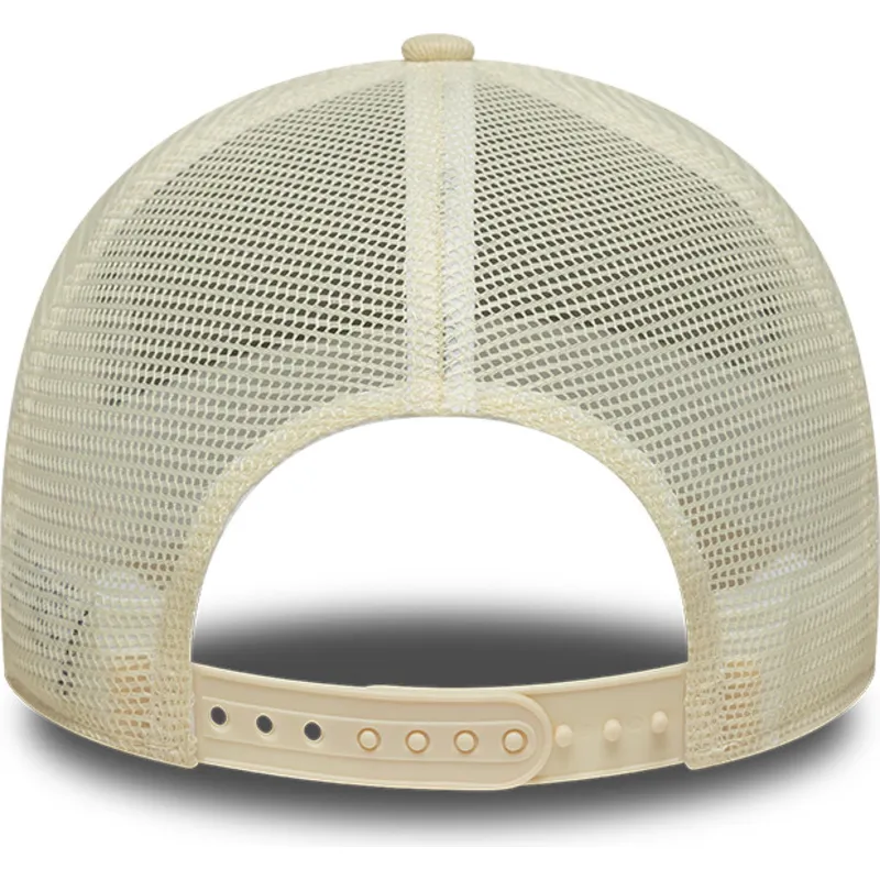 beige-trucker-kasket-a-frame-denim-leather-patch-fra-new-era