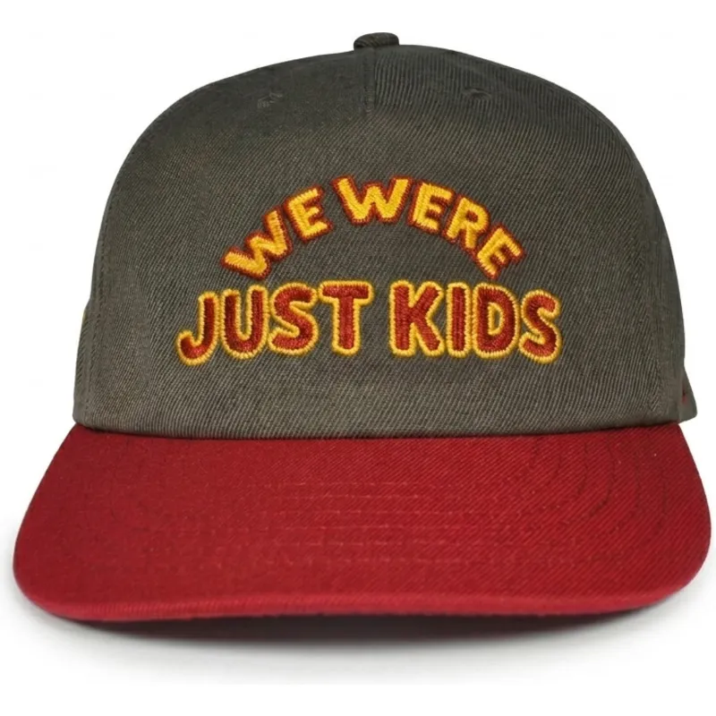 gra-og-rod-buet-kasket-snapback-just-kids-the-retro-fra-homenage