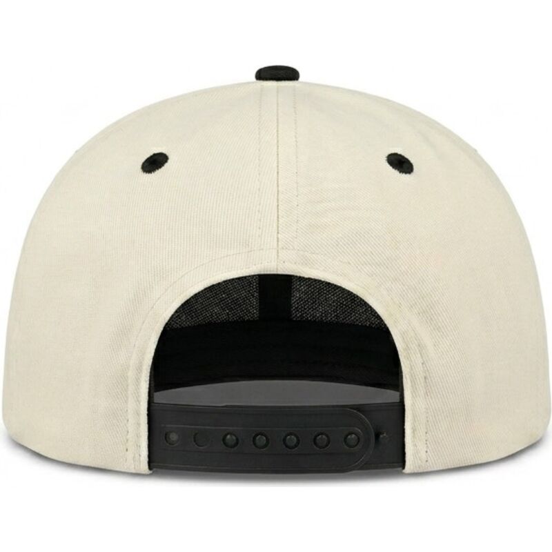 flad-kasket-beige-og-sort-snapback-nysky-skylines-the-snap-fra-homenage