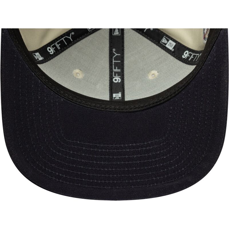 beige-flad-snapback-kasket-med-marineblat-logo-9fifty-original-fit-world-series-fra-new-york-yankees-mlb-fra-new-era