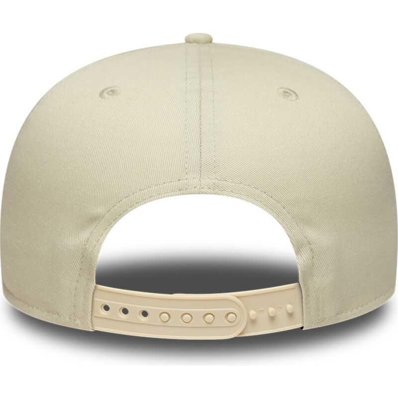 beige-flad-snapback-kasket-med-lyserodt-logo-9fifty-original-fit-world-series-patch-fra-los-angeles-dodgers-mlb-fra-new-era