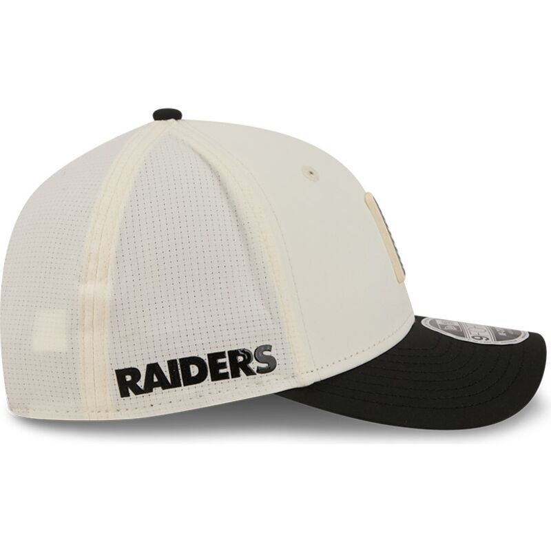 beige-og-sort-buet-kasket-snapback-9forty-m-crown-training-pack-2026-fra-las-vegas-raiders-nfl-fra-new-era