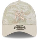 buet-beige-justerbar-9twenty-leafy-palm-kasket-af-new-york-yankees-mlb-fra-new-era