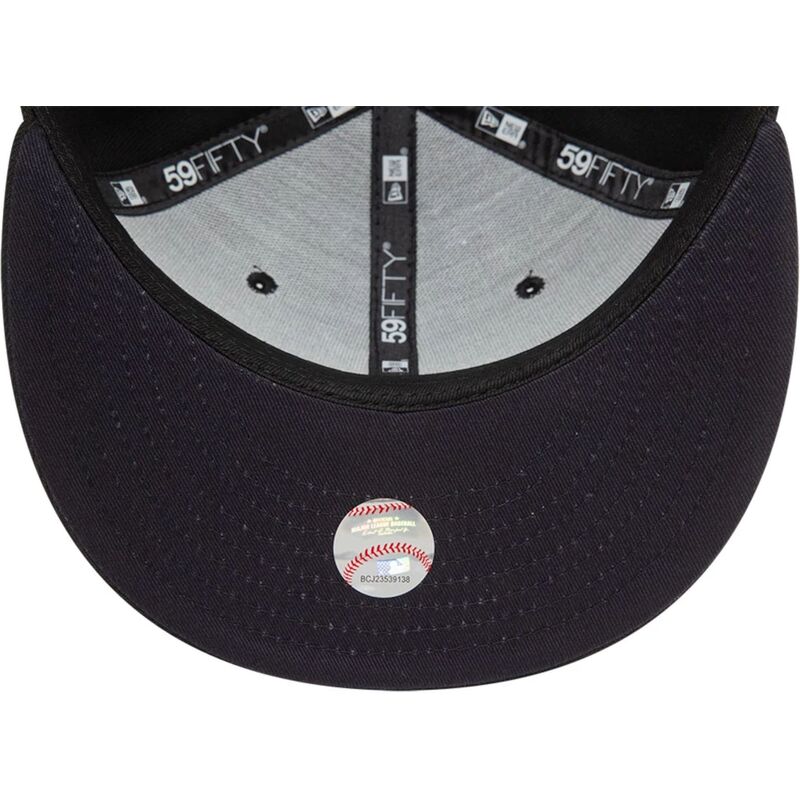 sort-fitted-59fifty-heart-icon-flad-kasket-fra-atlanta-braves-mlb-af-new-era