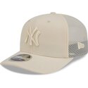 beige-trucker-kasket-9seventy-stretch-snap-color-pack-fra-new-york-yankees-mlb-fra-new-era