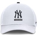 hvid-trucker-kasket-primetime-dri-fit-rise-structured-fra-new-york-yankees-mlb-fra-nike