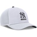 hvid-trucker-kasket-primetime-dri-fit-rise-structured-fra-new-york-yankees-mlb-fra-nike