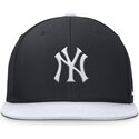 flad-kasket-marinebla-og-hvid-snapback-til-dreng-dri-fit-pro-structured-square-bill-fra-new-york-yankees-mlb-fra-nike