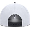 hvid-og-marinebla-flad-snapback-kasket-cooperstown-dri-fit-pro-structured-square-bill-fra-new-york-yankees-mlb-fra-nike