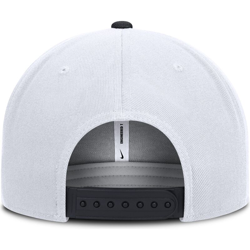 hvid-og-marinebla-flad-snapback-kasket-cooperstown-dri-fit-pro-structured-square-bill-fra-new-york-yankees-mlb-fra-nike