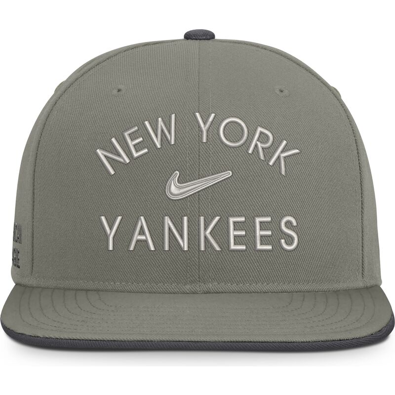 gron-flat-snapback-kasket-dri-fit-pro-structured-square-bill-fra-new-york-yankees-mlb-fra-nike