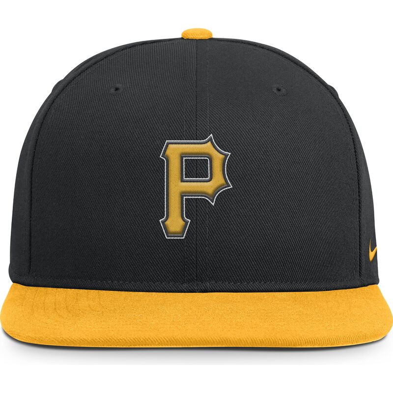 sort-og-gul-flad-snapback-kasket-dri-fit-pro-structured-square-bill-fra-pittsburgh-pirates-mlb-fra-nike