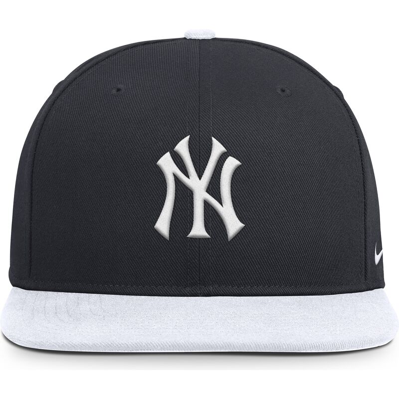 flad-kasket-marinebla-og-hvid-snapback-dri-fit-pro-structured-square-bill-fra-new-york-yankees-mlb-fra-nike