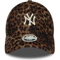 kasketter-buet-leopard-justerbar-rem-9forty-leopard-cosy-fra-new-york-yankees-mlb-af-new-era