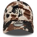 kasketter-buet-brun-justerbar-rem-9twenty-animal-print-fra-new-york-yankees-mlb-af-new-era