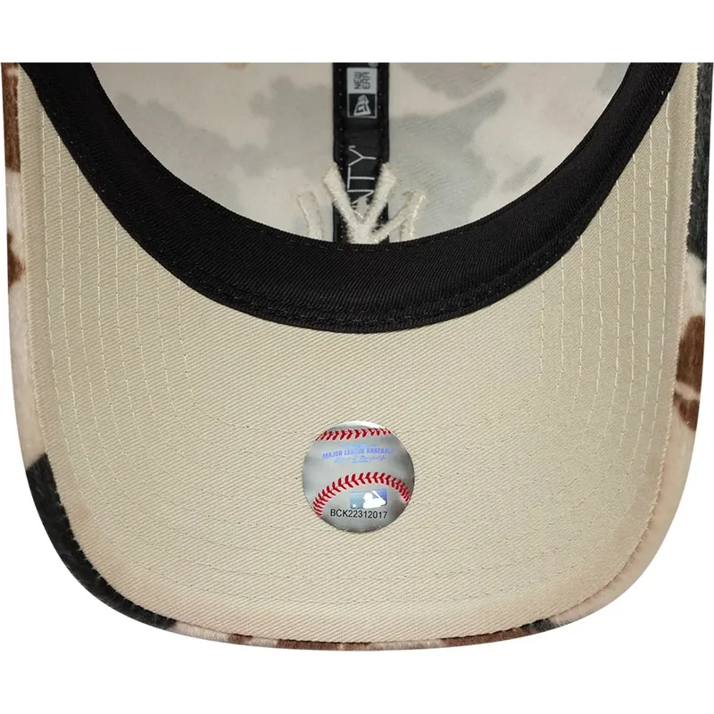 kasketter-buet-brun-justerbar-rem-9twenty-animal-print-fra-new-york-yankees-mlb-af-new-era kasketter-buet-brun-justerbar-rem-9twenty-animal-print-fra-new-york-yankees-mlb-af-new-era