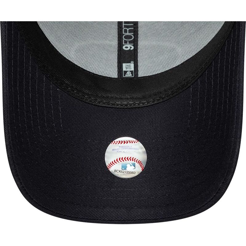 kasketter-buet-marinebla-justerbar-rem-9forty-patch-fra-new-york-yankees-mlb-af-new-era kasketter-buet-marinebla-justerbar-rem-9forty-patch-fra-new-york-yankees-mlb-af-new-era