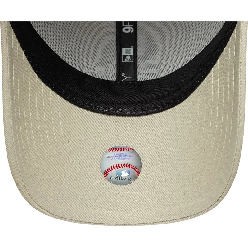 kasketter-buet-beige-justerbar-rem-9forty-faux-pony-infill-fra-los-angeles-dodgers-mlb-af-new-era