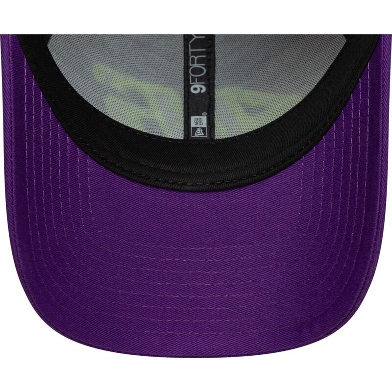 kasketter-buet-violet-justerbar-rem-9forty-wordmark-fra-valentino-rossi-vr46-motogp-af-new-era
