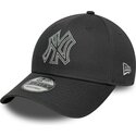 kasketter-buet-gra-justerbar-rem-9forty-metallic-outline-fra-new-york-yankees-mlb-af-new-era