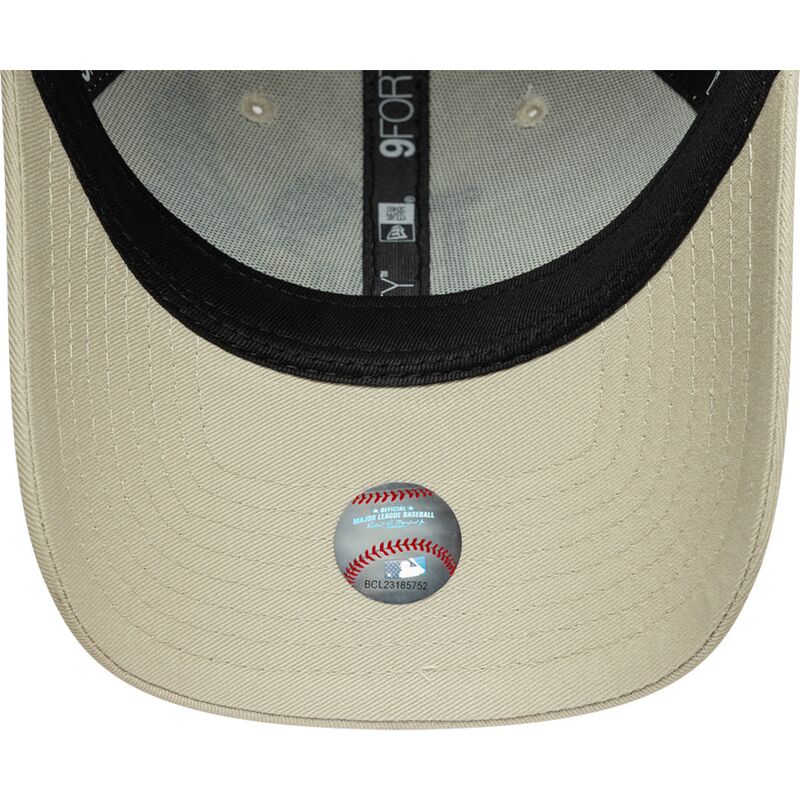 kasketter-buet-beige-justerbar-rem-9forty-outdoor-icon-fra-los-angeles-dodgers-mlb-af-new-era