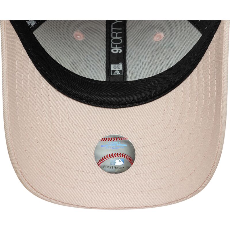kasketter-buet-lyserod-justerbar-rem-til-barn-9forty-food-icon-cupcake-fra-new-york-yankees-mlb-af-new-era