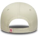 kasketter-buet-beige-justerbar-rem-til-barn-rosa-9forty-dino-icon-fra-new-york-yankees-mlb-af-new-era
