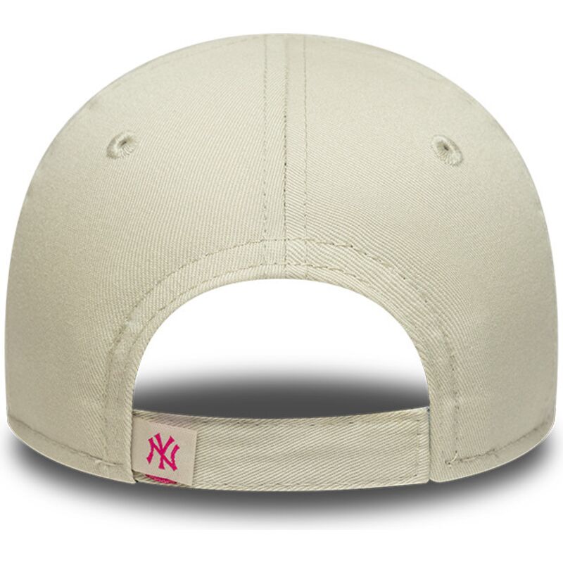 kasketter-buet-beige-justerbar-rem-til-barn-rosa-9forty-dino-icon-fra-new-york-yankees-mlb-af-new-era