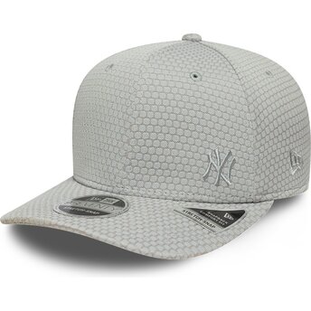 Kasketter buet grå snapback 9SEVENTY Stretch Snap Mesh Flawless fra New York Yankees MLB af New Era