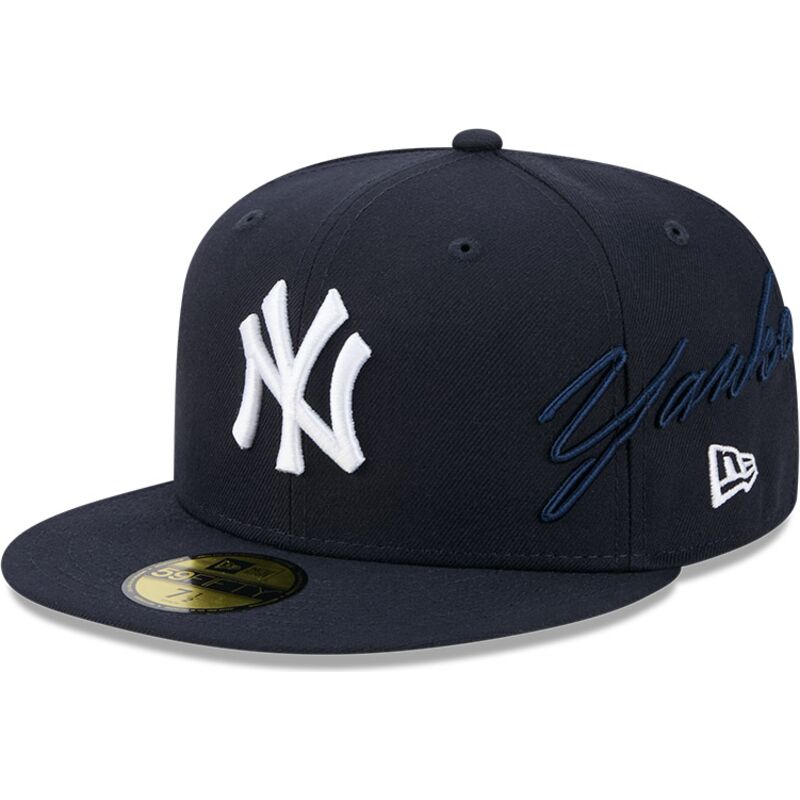 kasketter-flad-marinebla-tilpasset-59fifty-side-script-fra-new-york-yankees-mlb-af-new-era