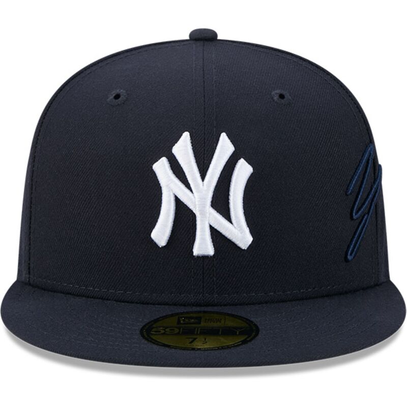 kasketter-flad-marinebla-tilpasset-59fifty-side-script-fra-new-york-yankees-mlb-af-new-era