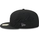 kasketter-flad-sort-tilpasset-59fifty-side-script-fra-new-york-yankees-mlb-af-new-era