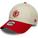 kasketter-buet-beige-justerbar-rem-til-barn-9forty-contrast-fra-manchester-united-football-club-premier-league-af-new-era