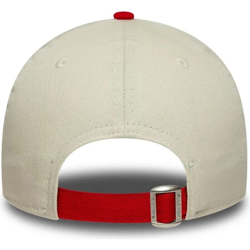 kasketter-buet-beige-justerbar-rem-til-barn-9forty-contrast-fra-manchester-united-football-club-premier-league-af-new-era