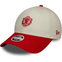kasketter-buet-beige-justerbar-rem-9forty-contrast-fra-manchester-united-football-club-premier-league-af-new-era