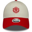 kasketter-buet-beige-justerbar-rem-9forty-contrast-fra-manchester-united-football-club-premier-league-af-new-era