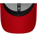 kasketter-buet-beige-justerbar-rem-9forty-contrast-fra-manchester-united-football-club-premier-league-af-new-era