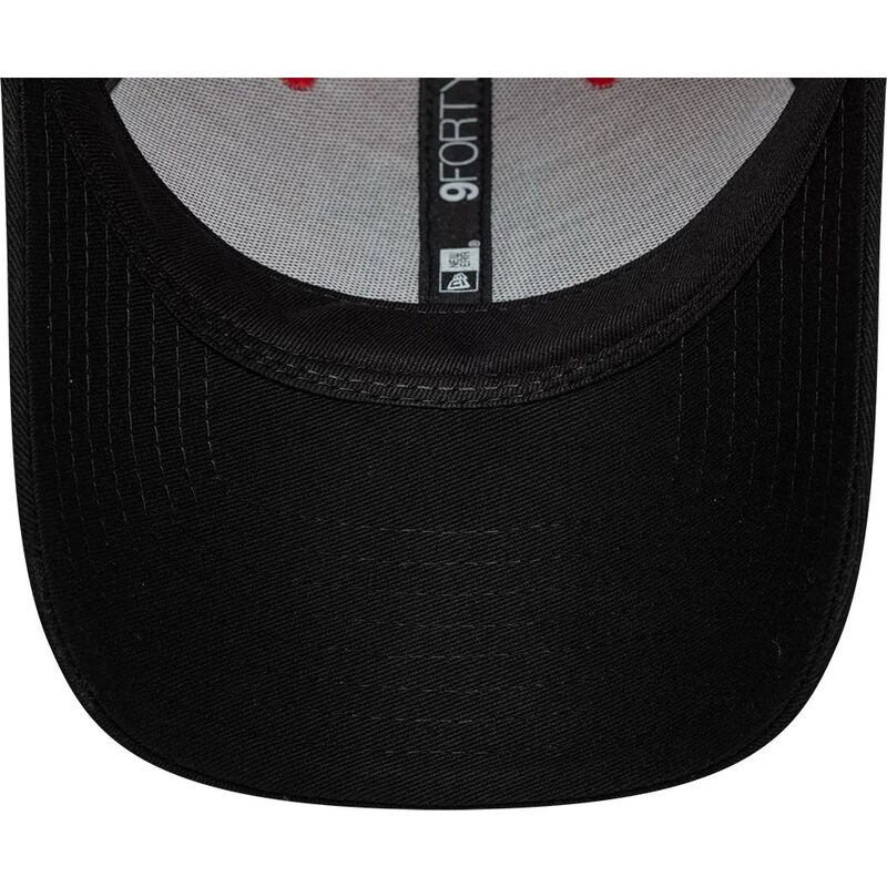 kasketter-buet-rod-justerbar-rem-9forty-contrast-fra-manchester-united-football-club-premier-league-af-new-era