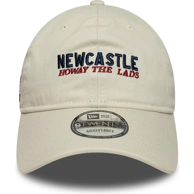 kasketter-buet-beige-justerbar-rem-9twenty-wordmark-howay-the-lads-fra-newcastle-united-football-club-premier-league-af-new-era