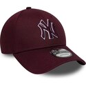 kasketter-buet-rod-justerbar-rem-9forty-team-outline-fra-new-york-yankees-mlb-af-new-era