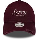 kasketter-buet-rod-justerbar-rem-9twenty-slogan-sorry-i-m-late-af-new-era
