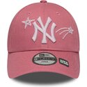 kasketter-buet-lyserod-justerbar-rem-til-barn-9forty-space-fra-new-york-yankees-mlb-af-new-era